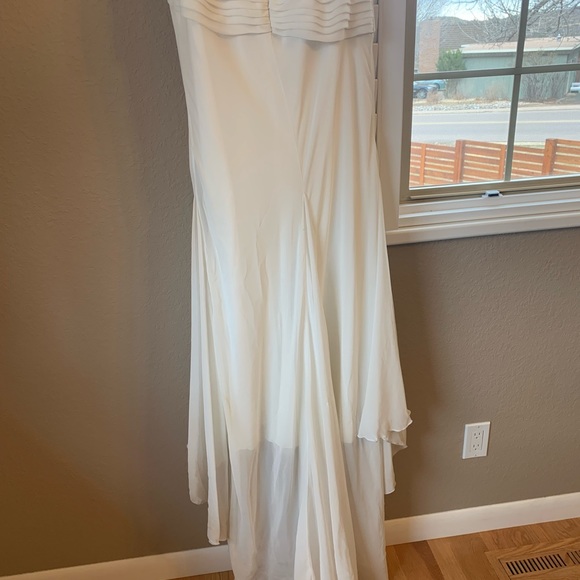 Elegant San Pedro wedding gown- worn once, size 10 altered to an 8. - Picture 5 of 11